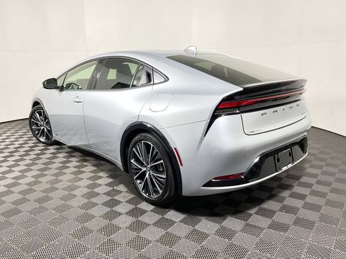 Used 2023 Toyota Prius XLE image 10