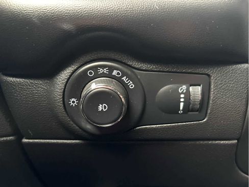 Used 2023 Dodge Durango GT image 29