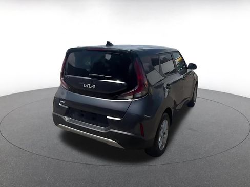 Used 2025 Kia Soul LX w/ LX Technology Package FWD image 13