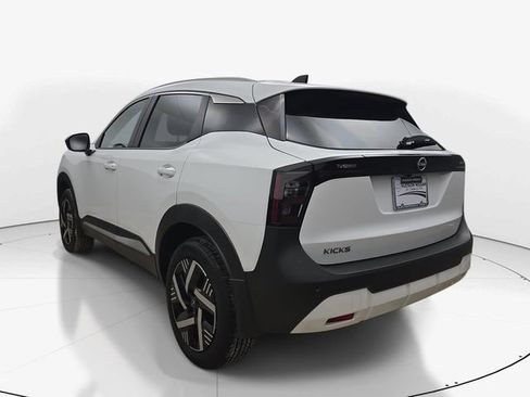 Used 2026 Nissan Kicks SV FWD image 8