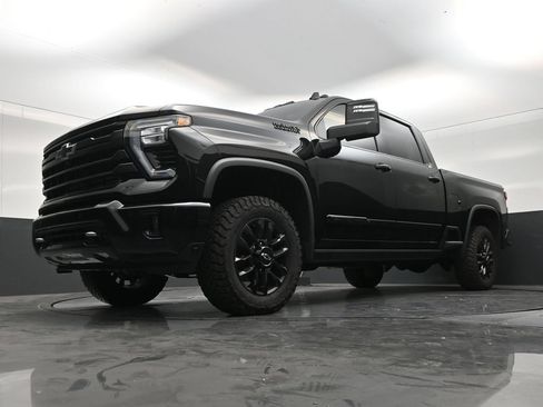 Used 2026 Chevrolet Silverado 2500 High Country w/ High Country Premium Package AWD/4WD image 19