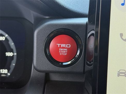 Used 2025 Toyota 4Runner TRD Off-Road Premium image 25
