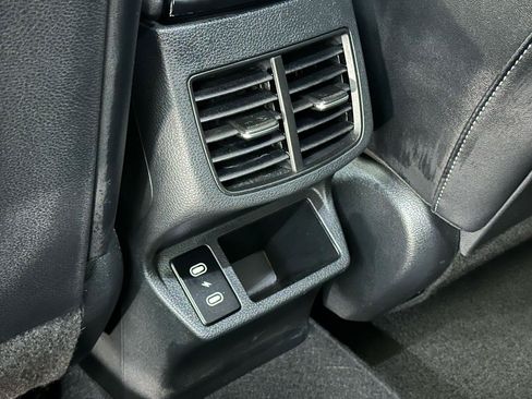 Used 2025 Kia Seltos S FWD image 17