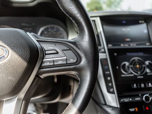 Used 2018 INFINITI Q60 3.0t Luxe image 22