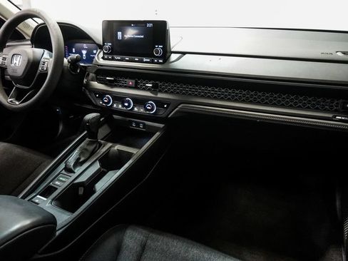 Used 2023 Honda Accord EX image 10
