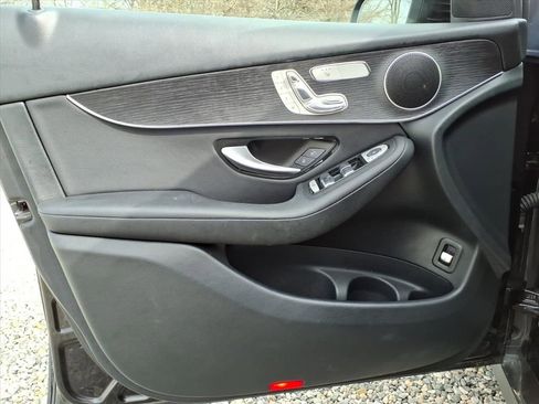 Used 2021 Mercedes-Benz GLC 300 4MATIC image 10