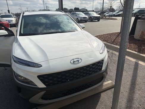 Used 2023 Hyundai Kona SEL w/ Convenience Package image 5