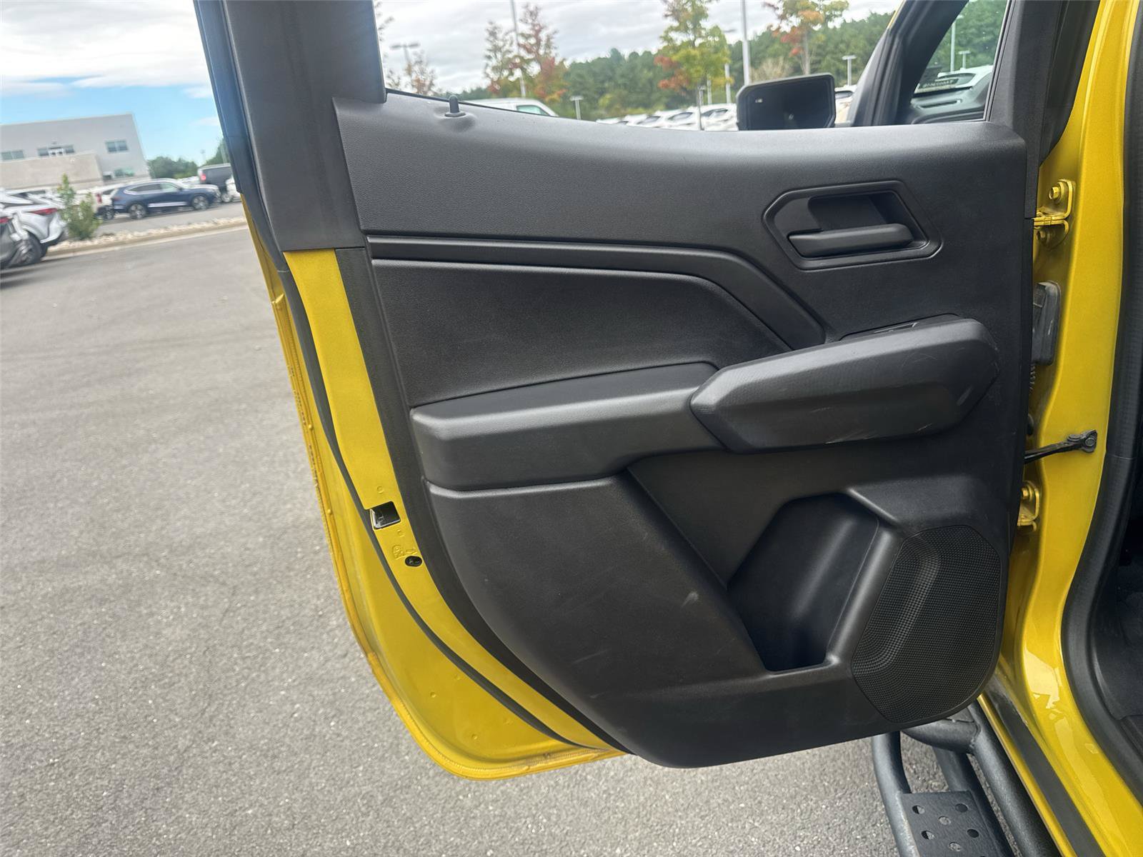 Used 2023 Chevrolet Colorado Trail Boss w/ Technology Package AWD/4WD image 24
