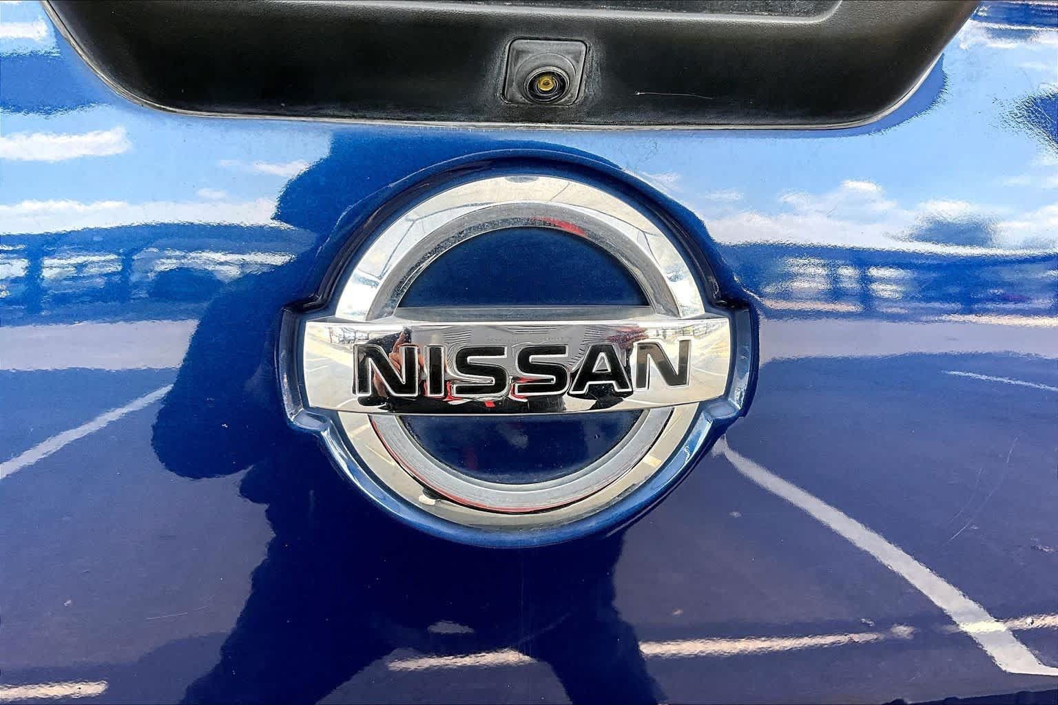 Used 2017 Nissan Titan SL AWD/4WD image 31