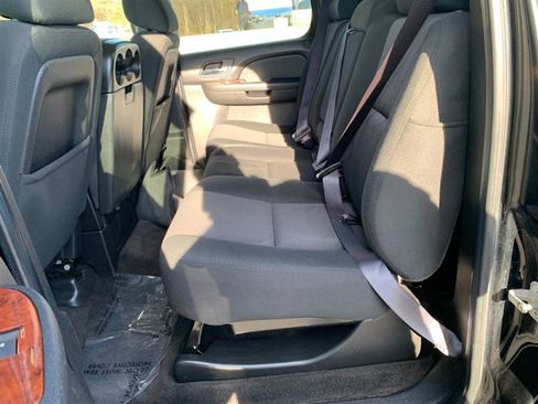 Used 2013 Chevrolet Avalanche LS image 38