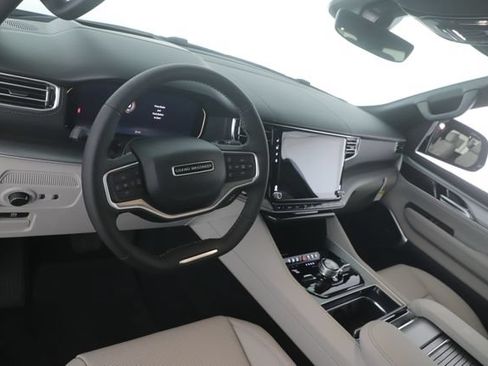 New 2026 Jeep Grand Wagoneer Limited AWD/4WD image 18