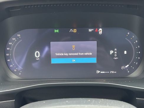Certified 2026 Volvo XC40 B5 Plus AWD/4WD image 15
