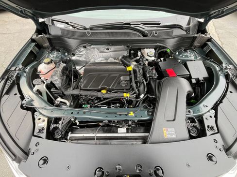 Used 2025 Chevrolet Trax LT w/ LT Convenience Package image 30