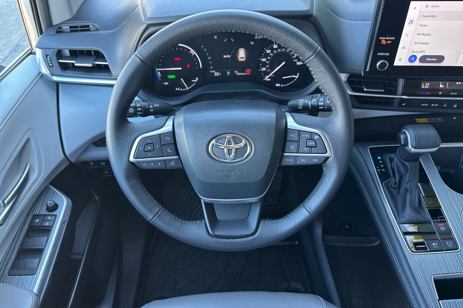 Certified 2025 Toyota Sienna XLE AWD/4WD image 19