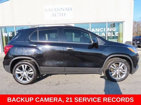 Used 2019 Chevrolet Trax LT w/ Driver Confidence Package FWD image 2