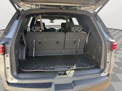 Used 2023 Chevrolet Traverse LT FWD image 26