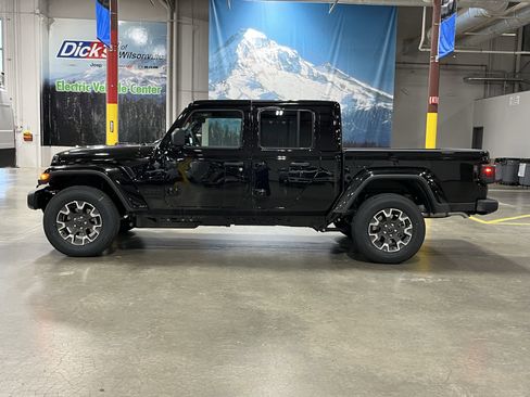 New 2026 Jeep Gladiator Sahara image 2