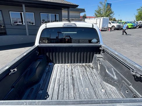 Used 2023 Toyota Tacoma TRD Off-Road w/ Technology Package AWD/4WD image 10