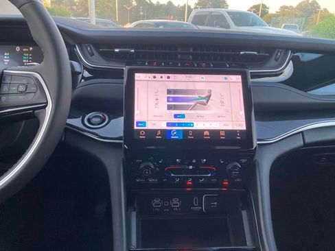 New 2024 Jeep Grand Cherokee Trailhawk w/ Advanced Protech Group II image 22