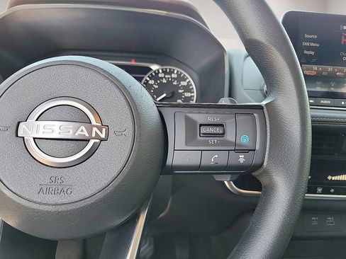 Used 2022 Nissan Rogue SV FWD image 19