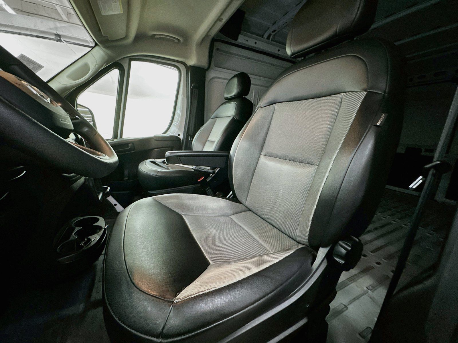 Used 2023 RAM ProMaster 2500 FWD image 19