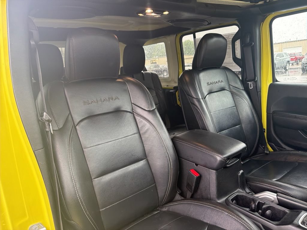Used 2022 Jeep Wrangler Unlimited Sahara w/ Cold Weather Group AWD/4WD image 11