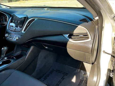 Certified 2019 Chevrolet Malibu LS image 24