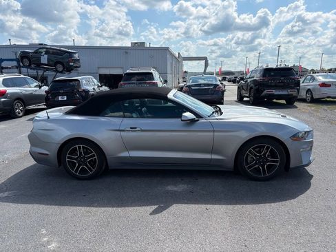Used 2022 Ford Mustang Premium RWD image 4