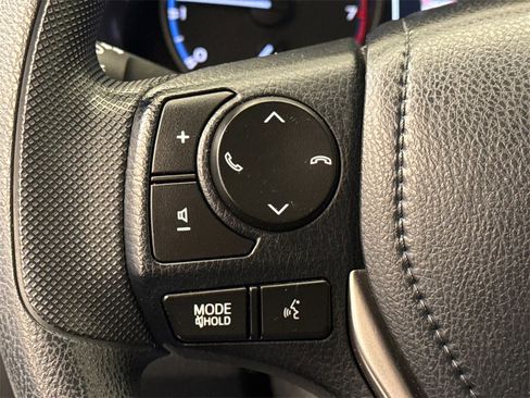 Used 2017 Toyota RAV4 LE image 31