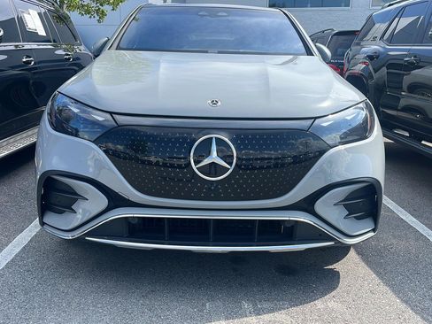 Used 2023 Mercedes-Benz EQE 500 4MATIC SUV image 2