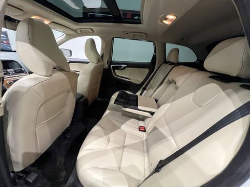 Used 2017 Volvo XC60 T5 Inscription w/ Preferred Option Package image 26