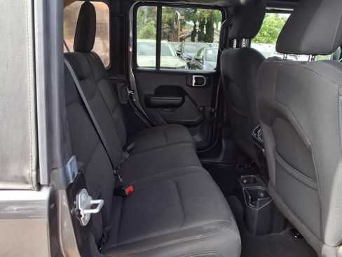 Used 2018 Jeep Wrangler Unlimited Sport image 20