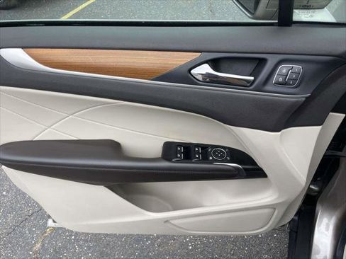 Used 2019 Lincoln MKC Select w/ Select Plus Package image 16