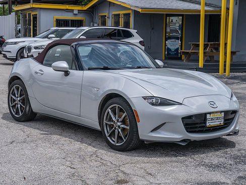 Used 2018 MAZDA MX-5 Miata Grand Touring RWD image 6