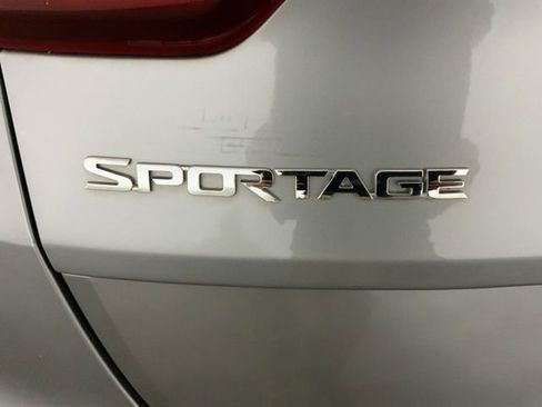Used 2020 Kia Sportage LX w/ LX Popular Package image 16