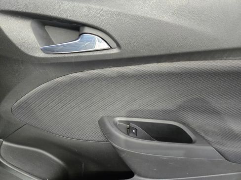 Used 2018 Chevrolet Cruze LT w/ Sun And Sound Package FWD image 8