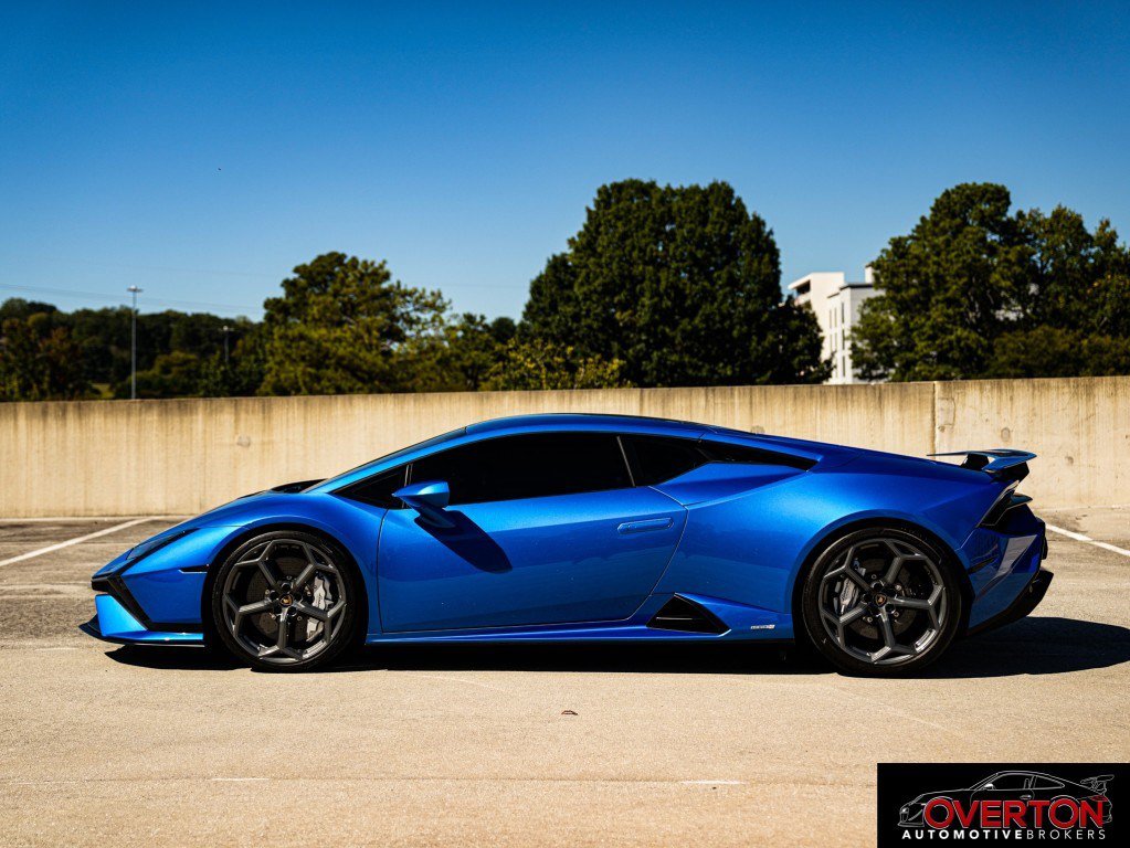 Used 2023 Lamborghini Huracan Tecnica RWD image 3