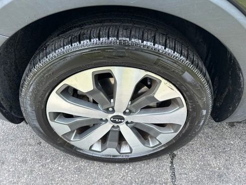 Used 2022 Kia Telluride S AWD/4WD image 4