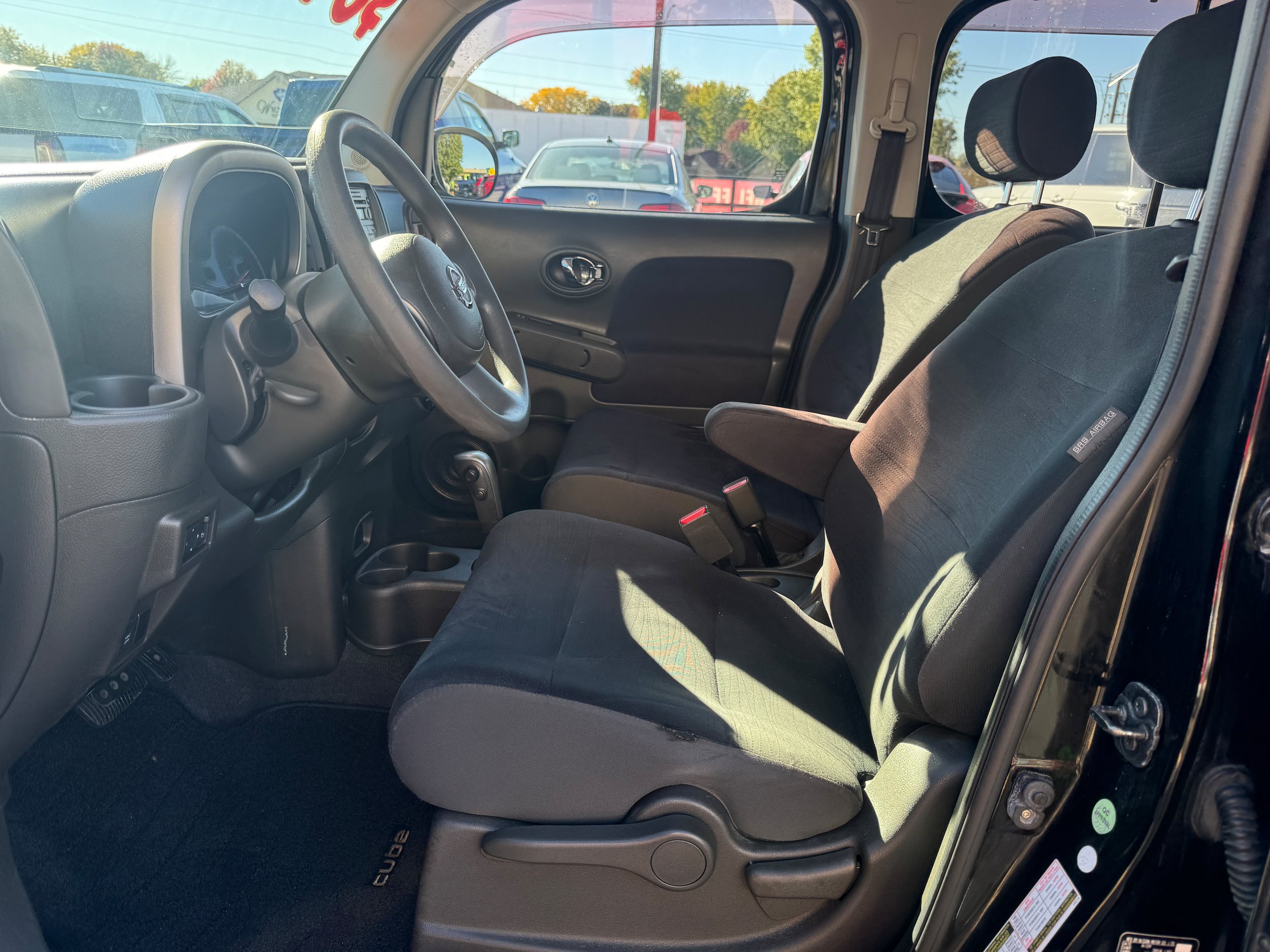 Used 2009 Nissan Cube 1.8 SL w/ Interior Designer Pkg FWD image 4