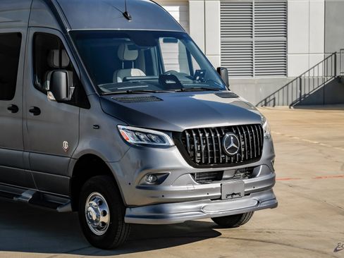 Used 2025 Mercedes-Benz Sprinter 3500 image 22