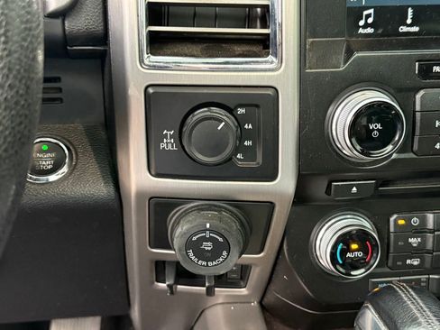 Used 2016 Ford F150 Platinum w/ Equipment Group 701A Luxury image 22