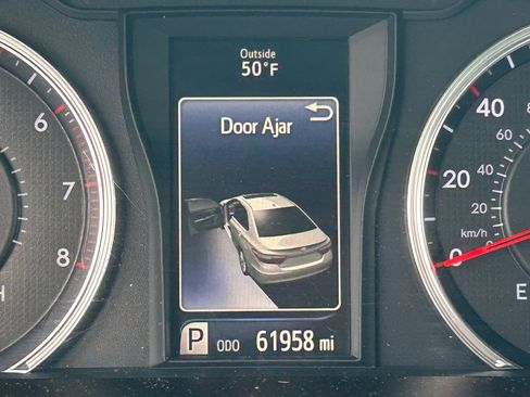 Used 2017 Toyota Camry SE image 21