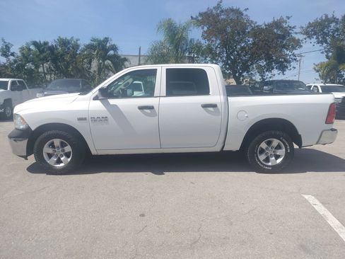 Used 2014 RAM 1500 Tradesman w/ Exterior Appearance Group RWD image 4