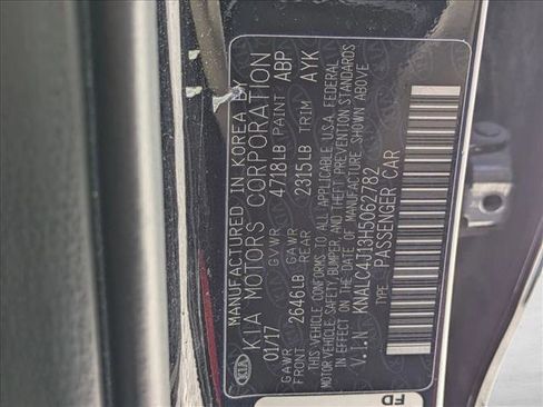 Used 2017 Kia Cadenza Premium w/ Luxury Package image 15