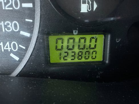 Used 2000 Ford Focus LX image 10