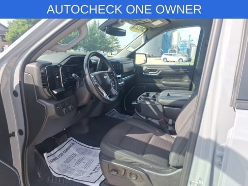 Used 2024 Chevrolet Silverado 1500 LT AWD/4WD image 6