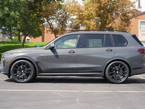 New 2027 BMW X7 xDrive40i w/ M Sport Package AWD/4WD image 2
