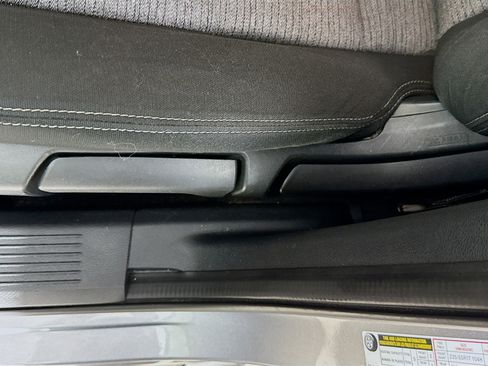 Used 2021 Nissan Rogue S image 22