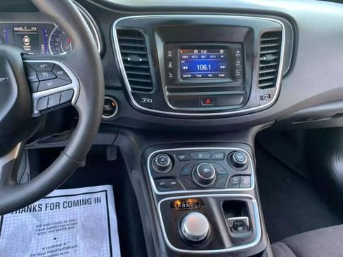 Used 2015 Chrysler 200 Limited image 21