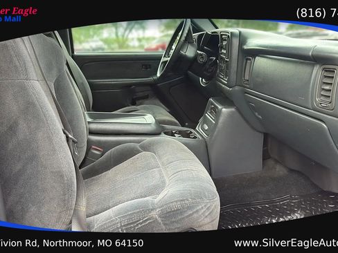 Used 2000 Chevrolet Silverado 2500 LS w/ Firm Ride Suspension Pkg AWD/4WD image 11